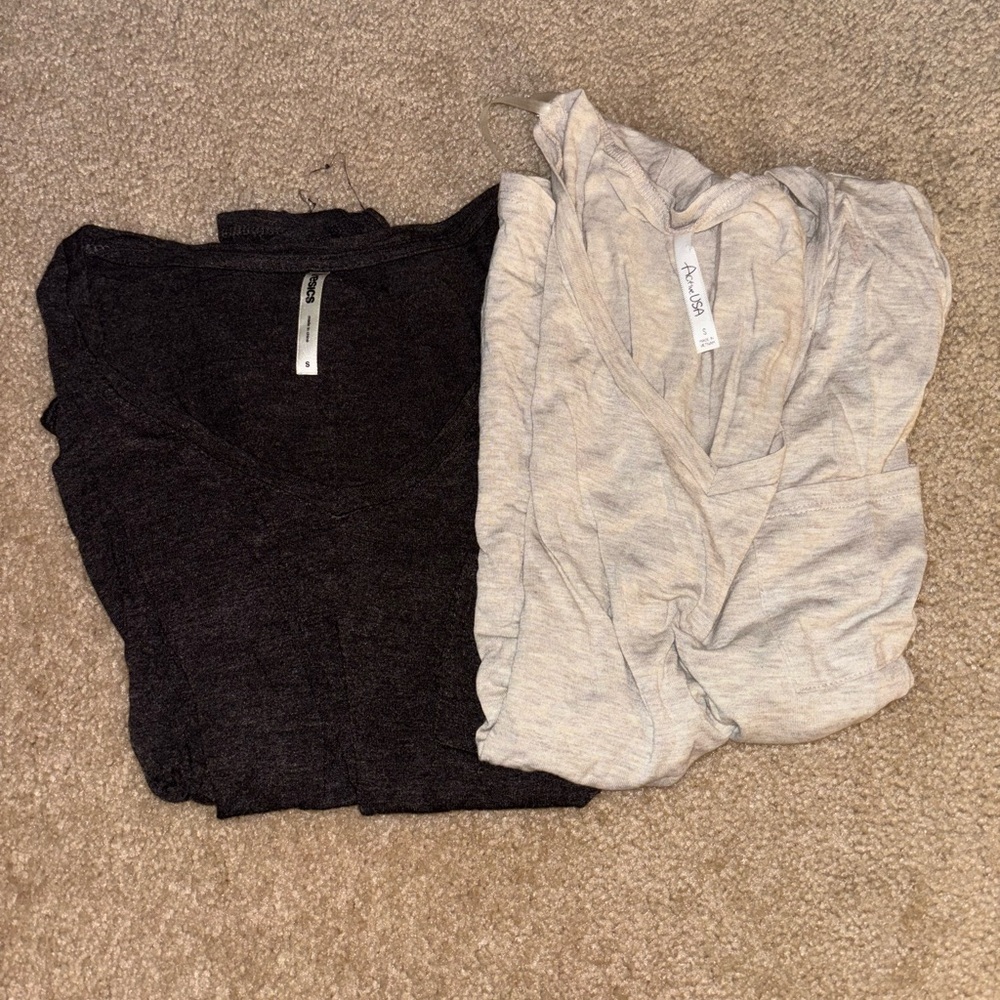 🍎Classic Women's V-Neck Top Bundle